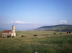 Panoramic view of Šumnjaci and the village church
