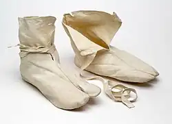 Cloth tabi with ties, early 1900s
