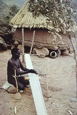 A weaver from the Mafa people of Mokolo