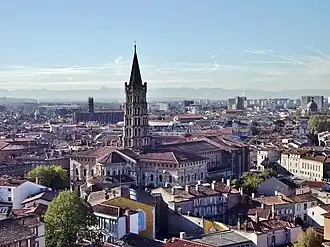 The basilica of Saint-Sernin in Toulouse is the archetype of large pilgrimage churches, where pilgrims could walk around the church via the transept and the choir chapels.