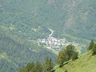 Tramezaïgues village seen from the Cap de Laubère, at 2200 meters