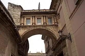 One of the few arch-bridges that links the cathedral with neighboring buildings. This one built in 1666.