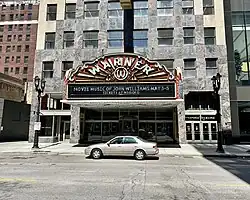 Warner Grand Theater (Milwaukee) facing Wisconsin Avenue