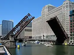 The Wells Street Bridge (Chicago), a double-leaf bascule bridge