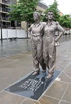 Photo of the statue Women of Steel at barker's Pool, Sheffield